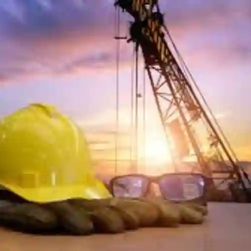 Diseño de mamparas de aluminio en un espacio de coworking en la zona de Angelópolis, Puebla.